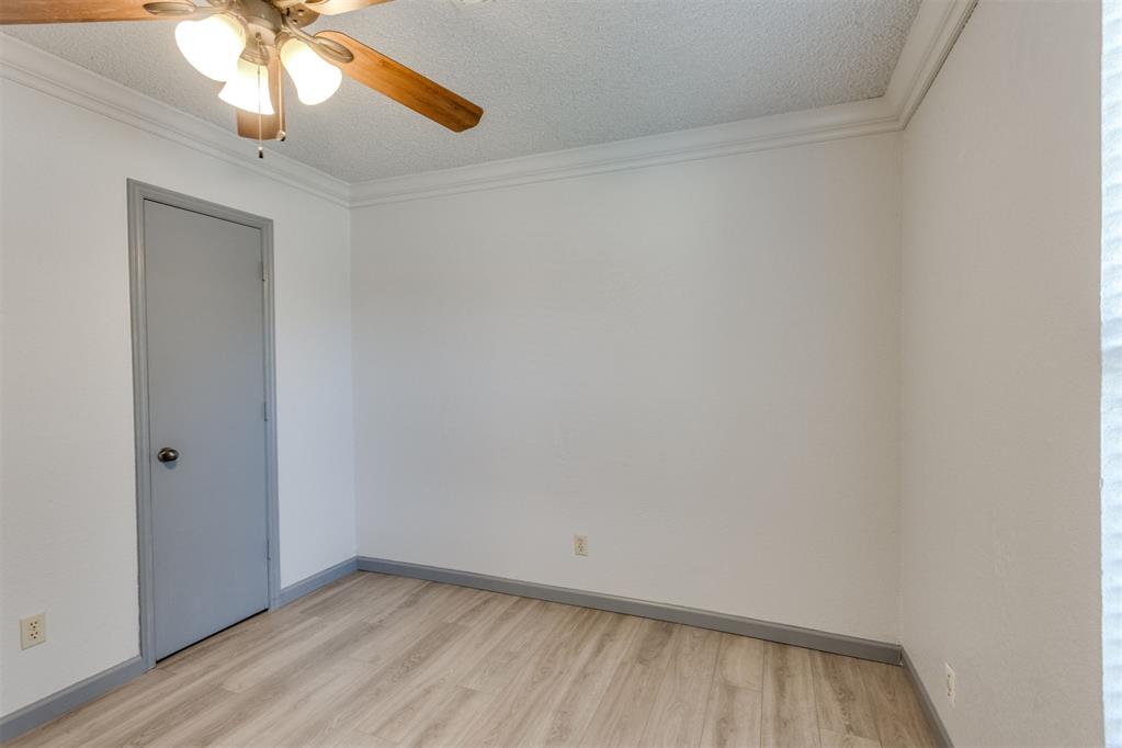 10012 S Clegern Avenue Property Photo 21