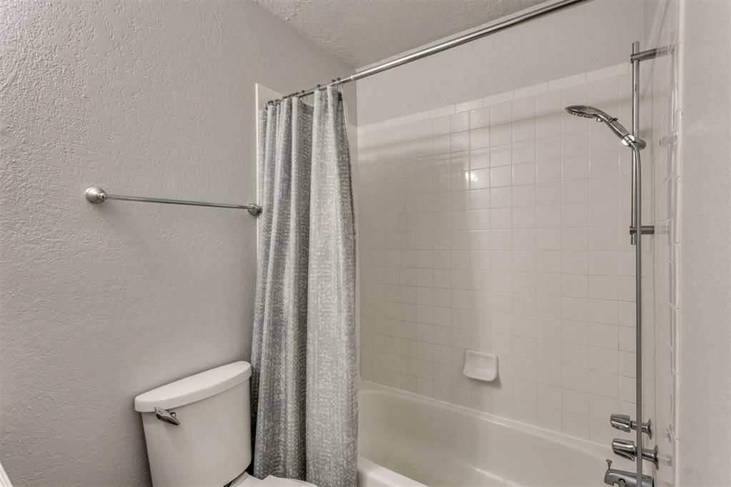 10012 S Clegern Avenue Property Photo 23