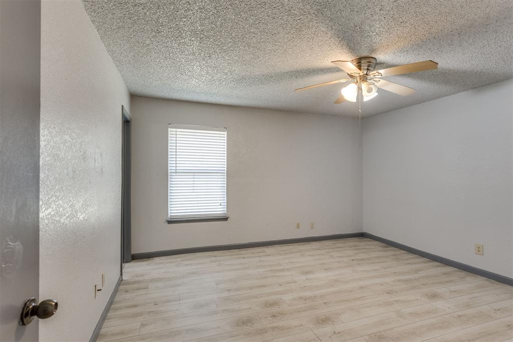 10012 S Clegern Avenue Property Photo 24