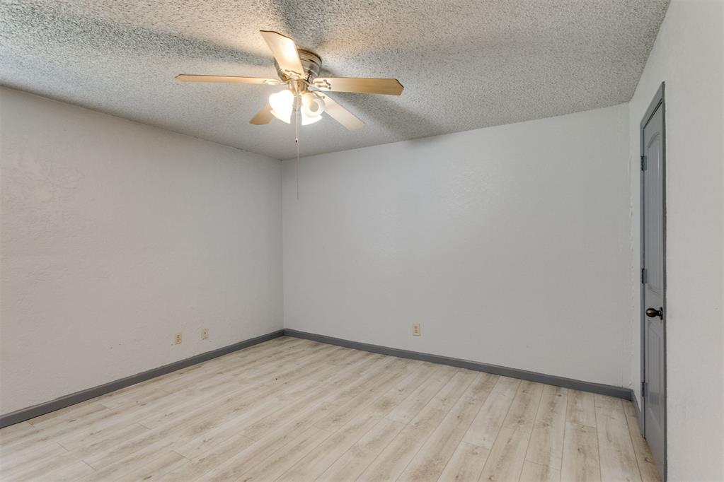 10012 S Clegern Avenue Property Photo 25