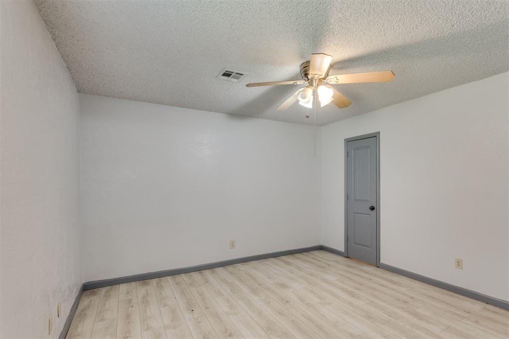 10012 S Clegern Avenue Property Photo 28
