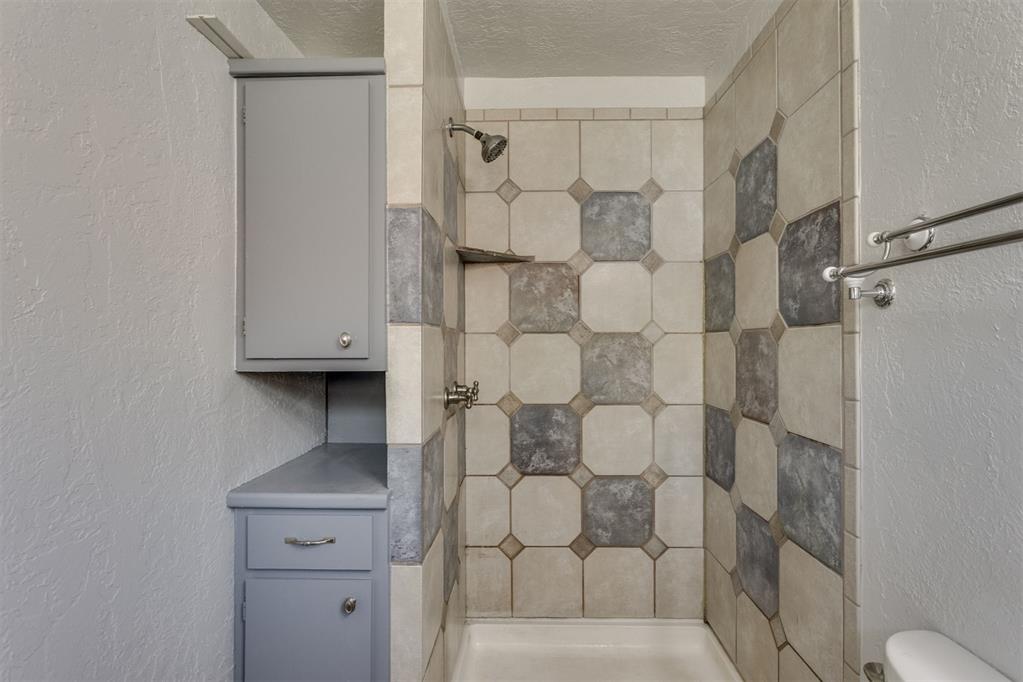 10012 S Clegern Avenue Property Photo 31