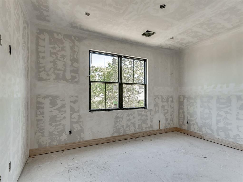 12924 Box Canyon Property Photo 32
