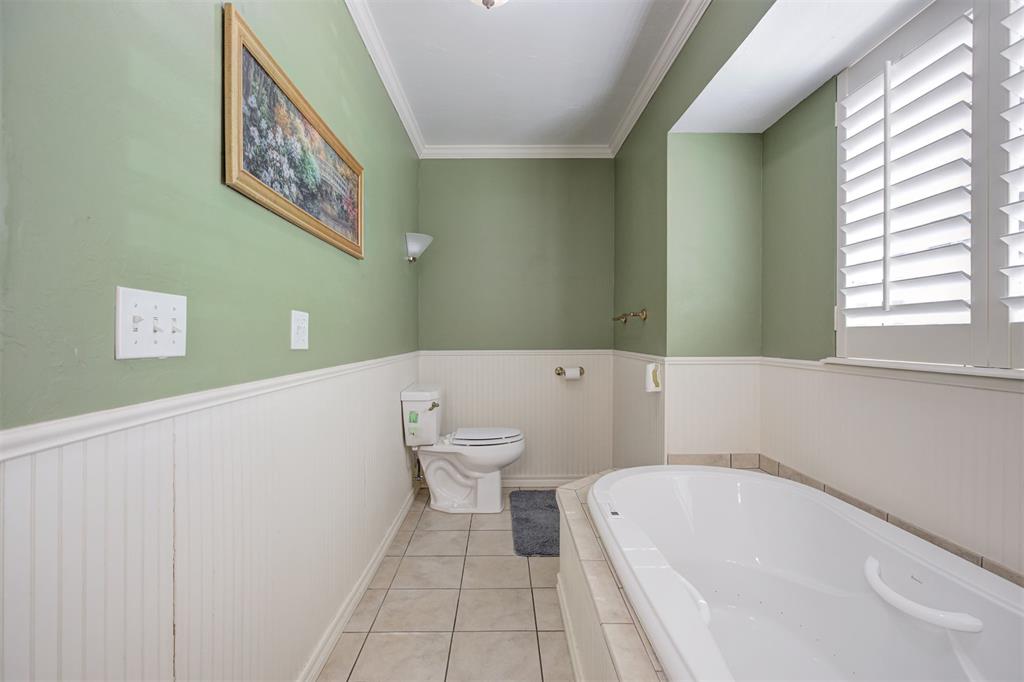 9721 Lakeland Terrace Property Photo 16