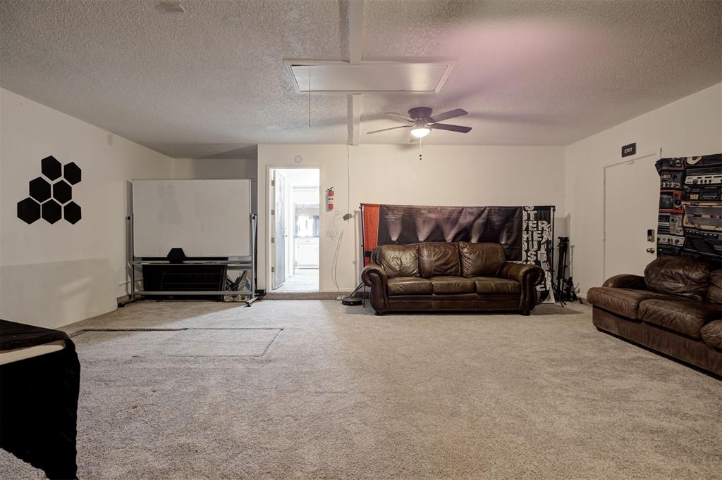 9721 Lakeland Terrace Property Photo 32