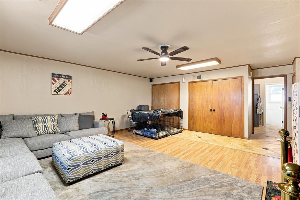 2303 E Elm Street Property Photo 15