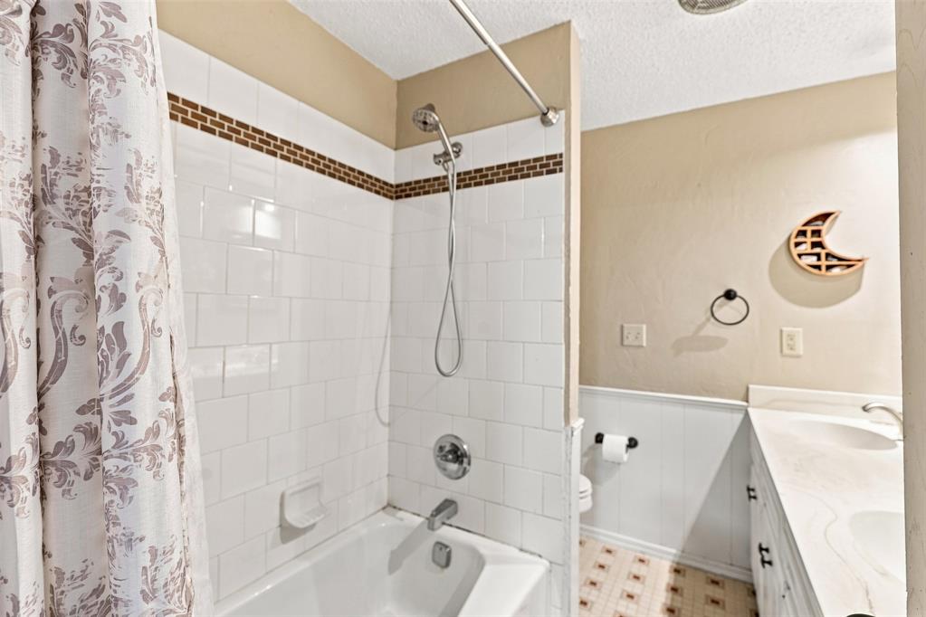 2303 E Elm Street Property Photo 27