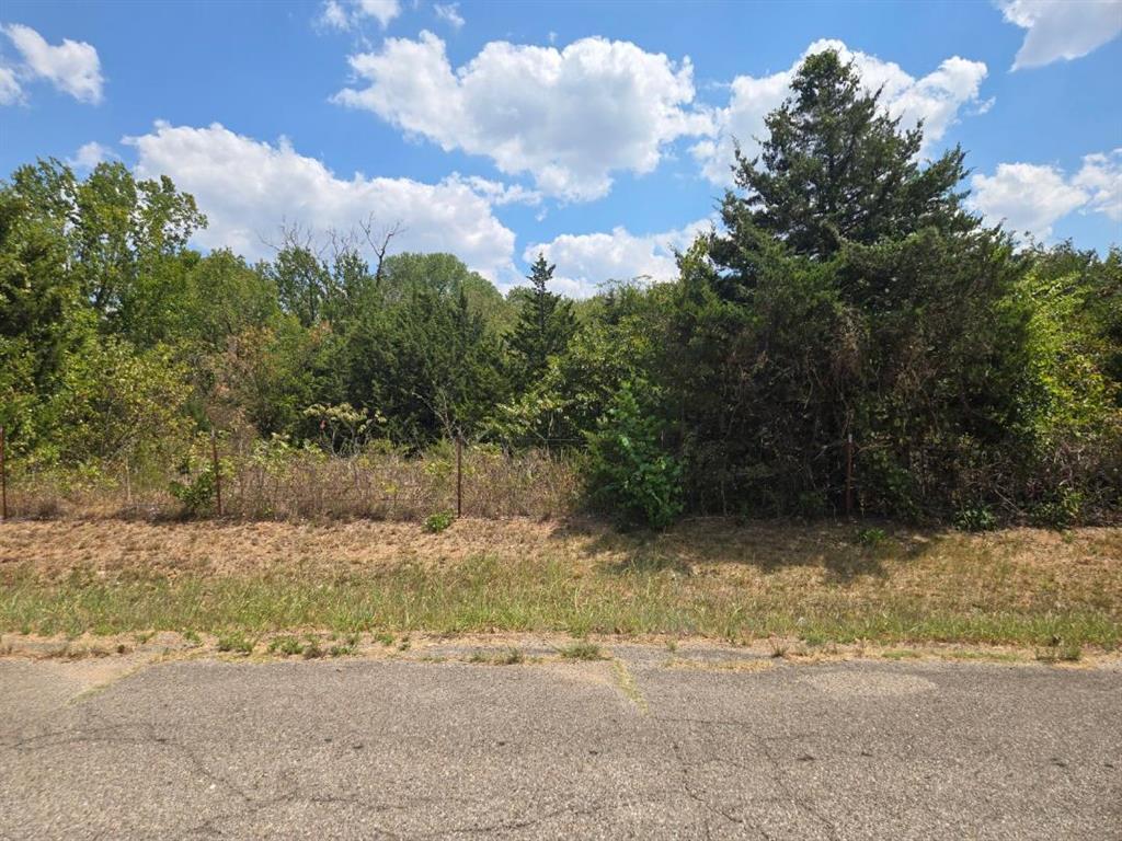 N Marshall Street Property Photo 8