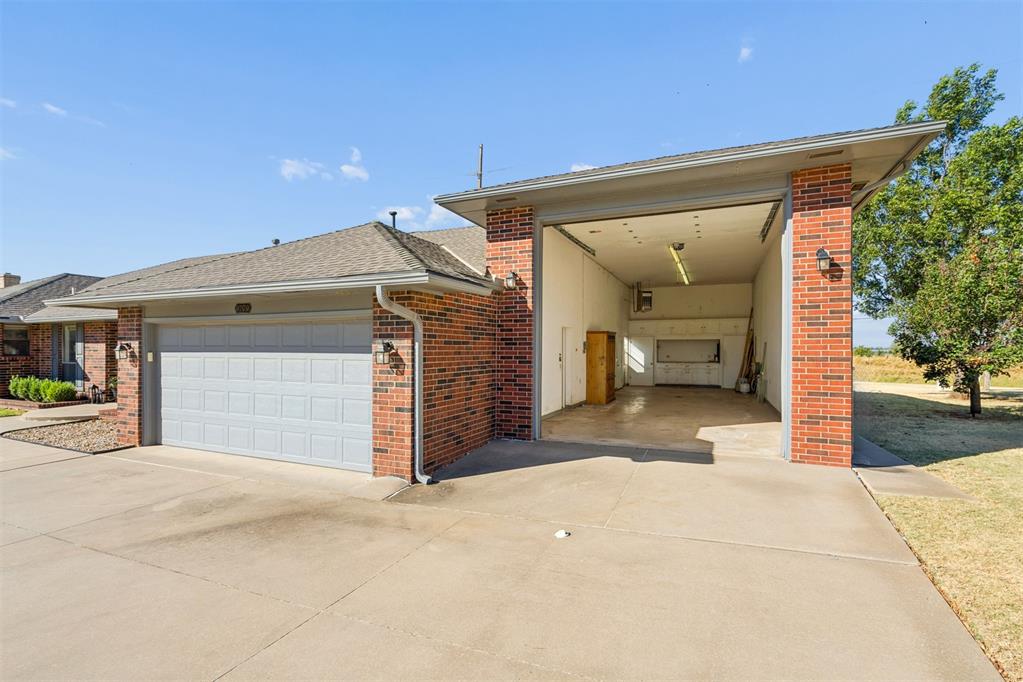 9709 Lakeshore Drive Property Photo 5
