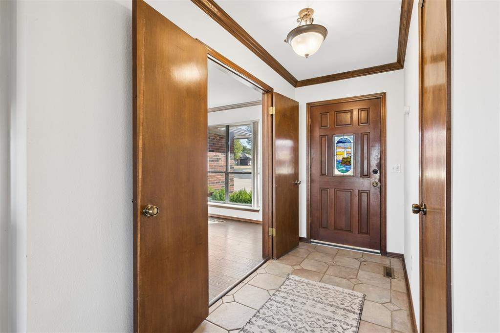 9709 Lakeshore Drive Property Photo 6
