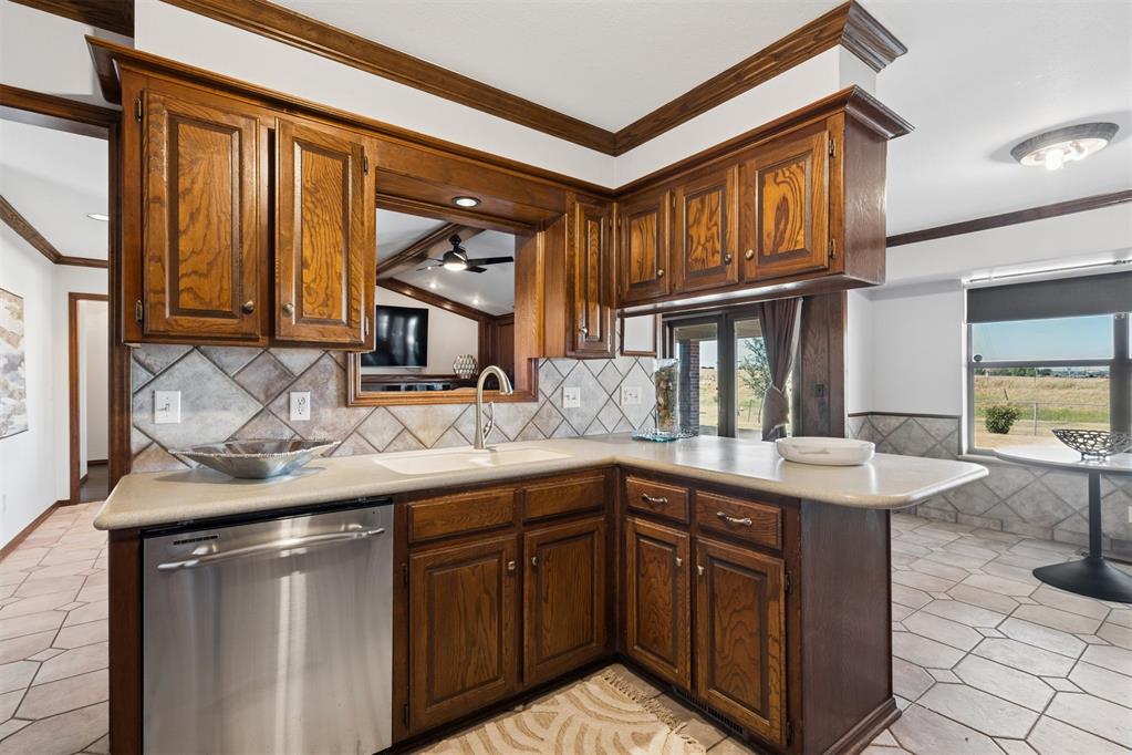 9709 Lakeshore Drive Property Photo 14