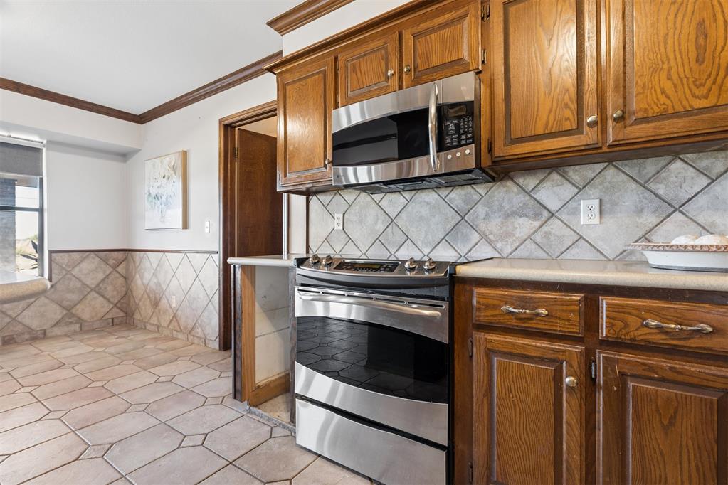 9709 Lakeshore Drive Property Photo 15