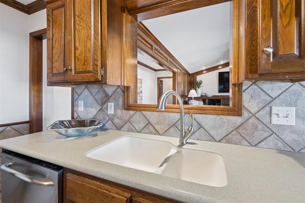 9709 Lakeshore Drive Property Photo 17