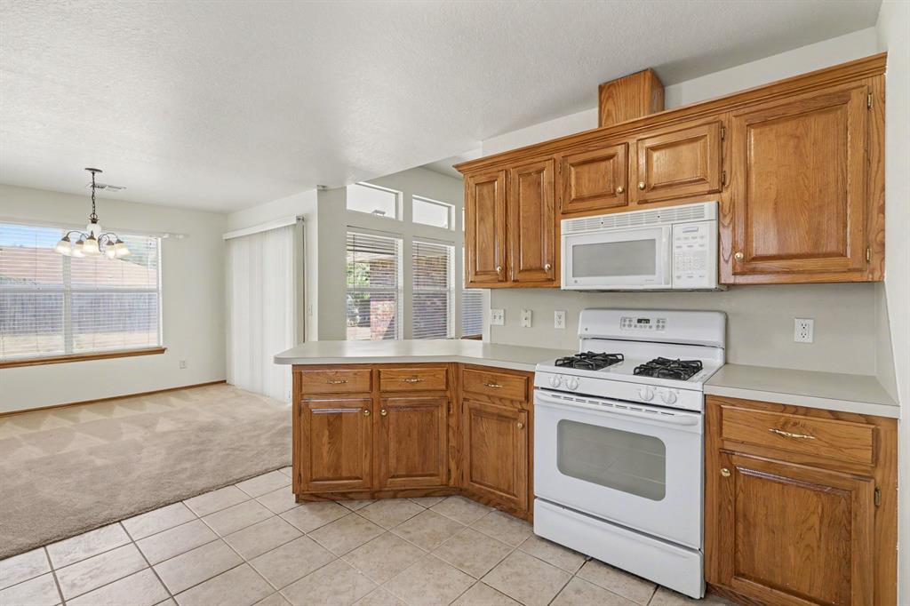 8213 Aaron Drive Property Photo 11