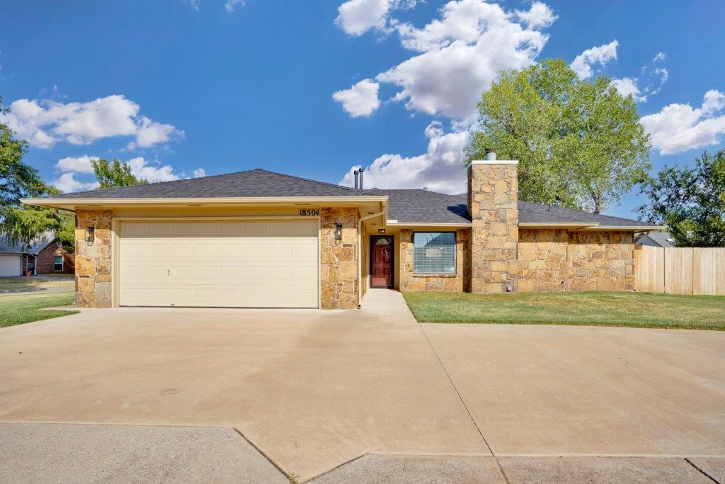 18504 Laurel Oak Drive Property Photo 1