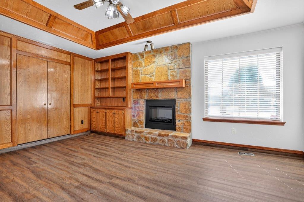 18504 Laurel Oak Drive Property Photo 4