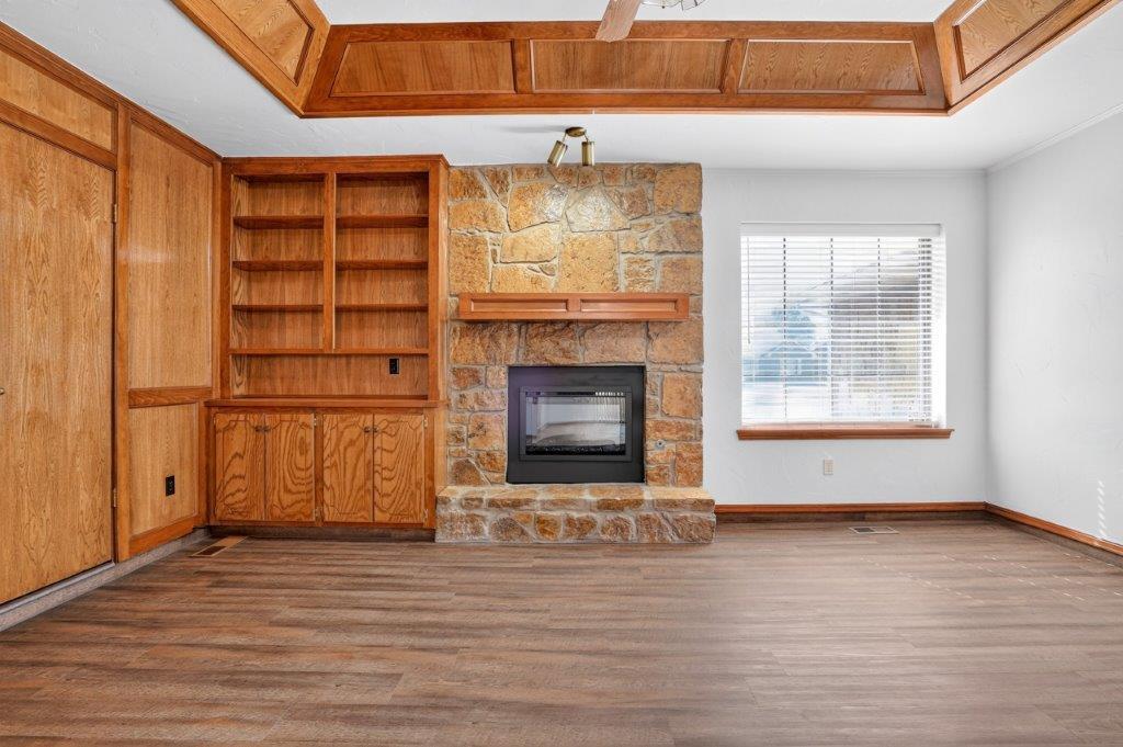 18504 Laurel Oak Drive Property Photo 5