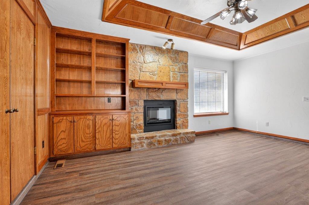 18504 Laurel Oak Drive Property Photo 6