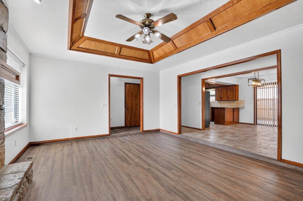 18504 Laurel Oak Drive Property Photo 9