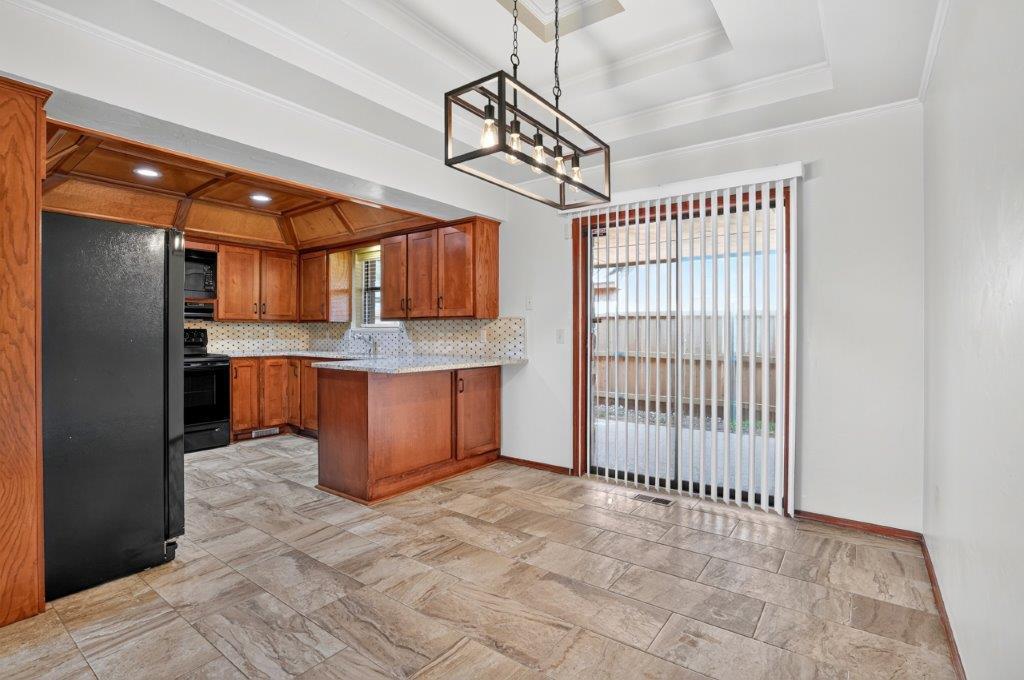 18504 Laurel Oak Drive Property Photo 11