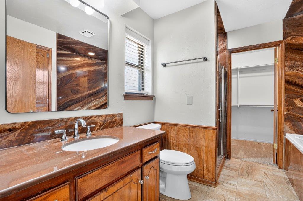 18504 Laurel Oak Drive Property Photo 16