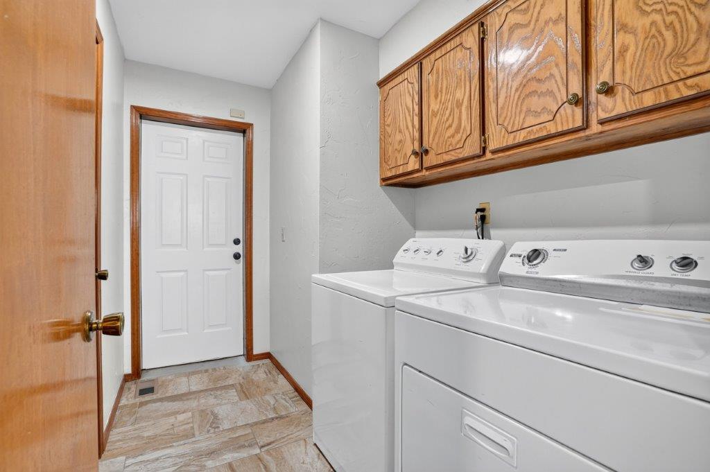 18504 Laurel Oak Drive Property Photo 20