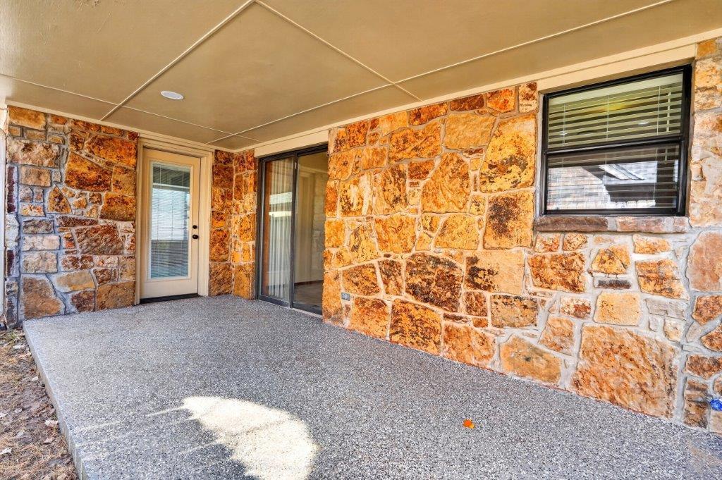 18504 Laurel Oak Drive Property Photo 27