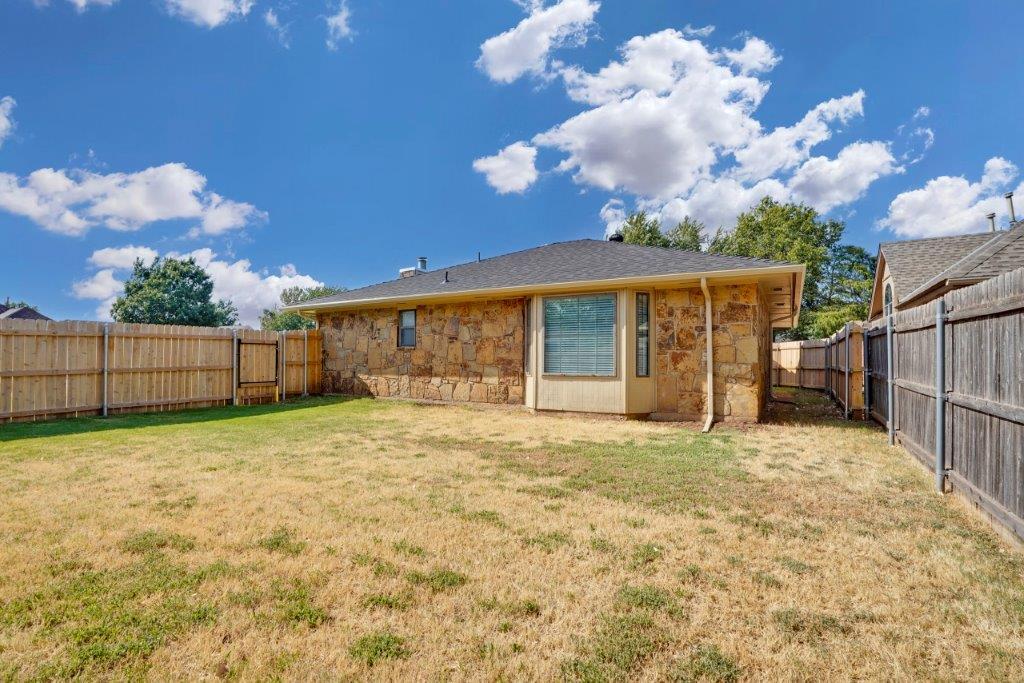 18504 Laurel Oak Drive Property Photo 28