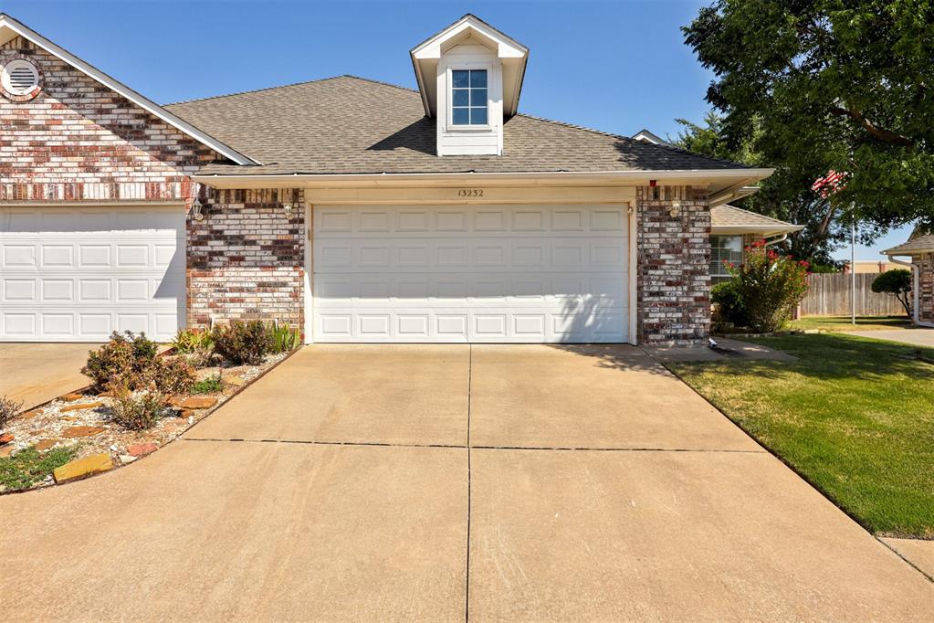13232 Signature Circle Property Photo 2