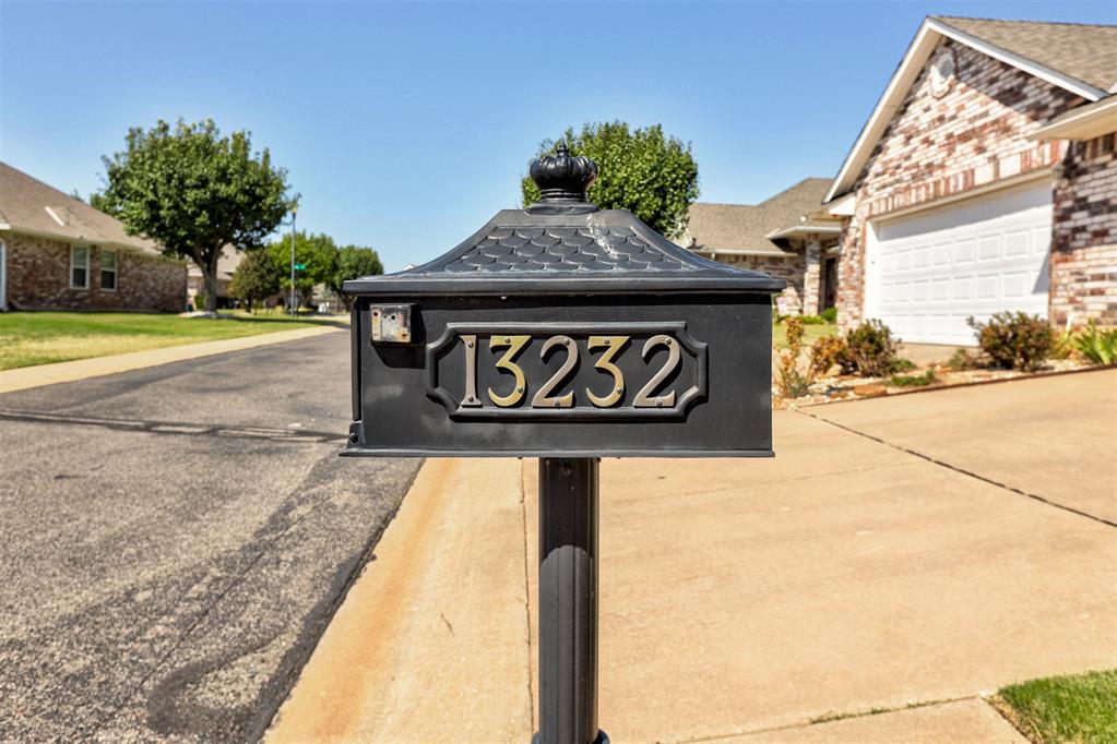 13232 Signature Circle Property Photo 3