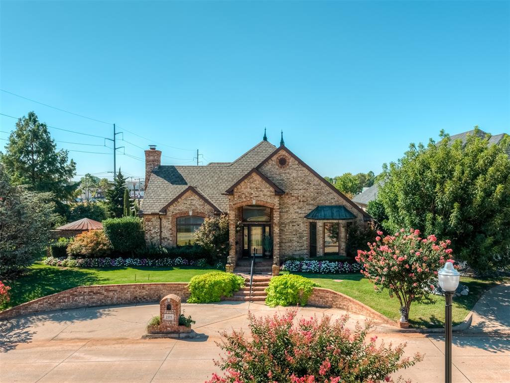 2104 Pinnacle Point