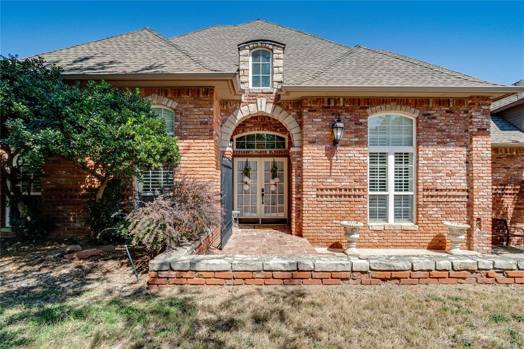 2301 Bay Hill Place Property Photo 2