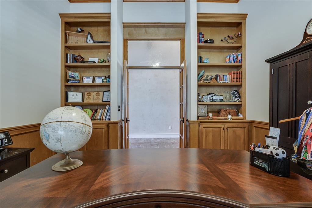 2301 Bay Hill Place Property Photo 11