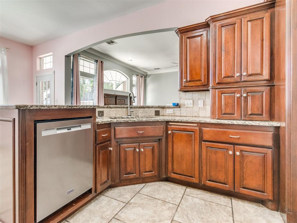 909 Hearthstone Property Photo 17