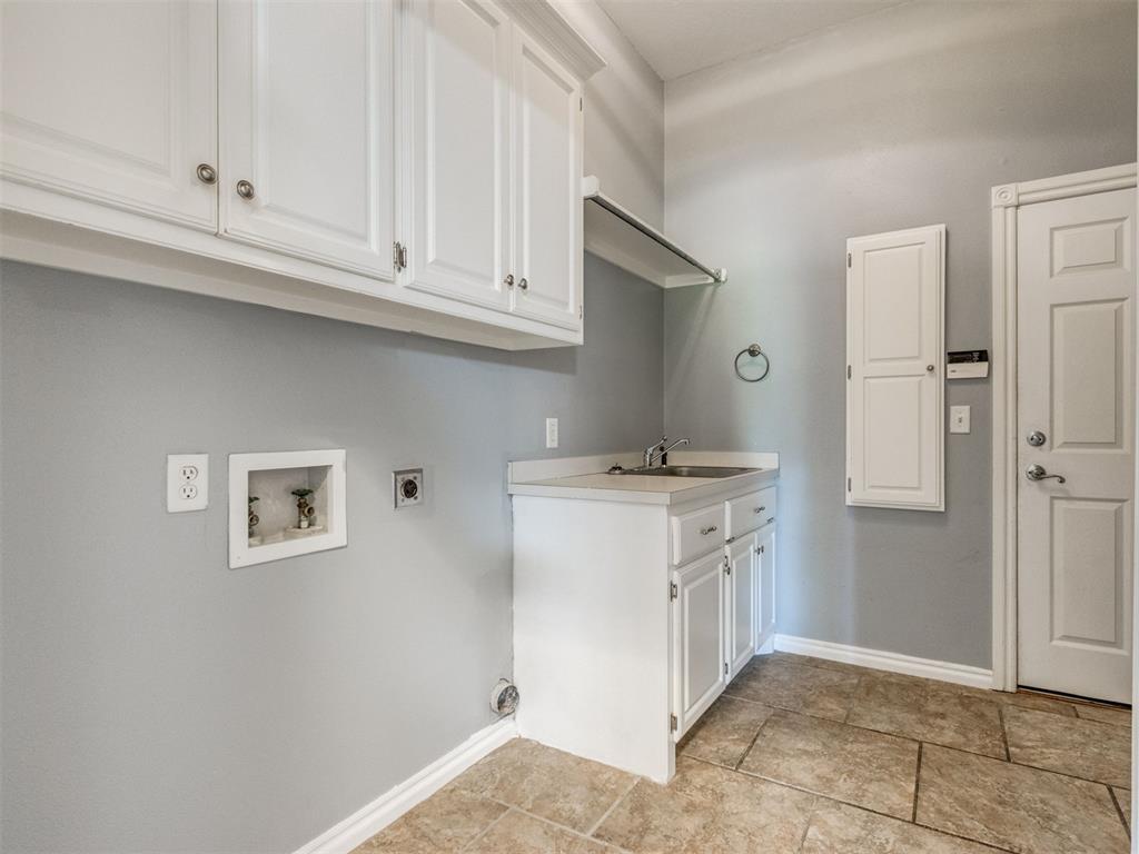 909 Hearthstone Property Photo 18