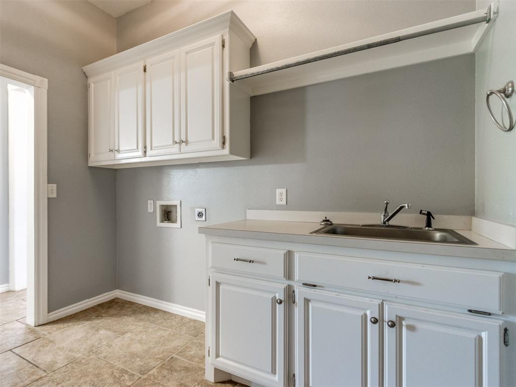 909 Hearthstone Property Photo 19