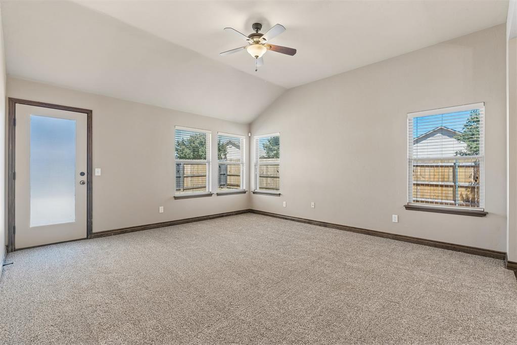 18529 Cola Drive Property Photo 3