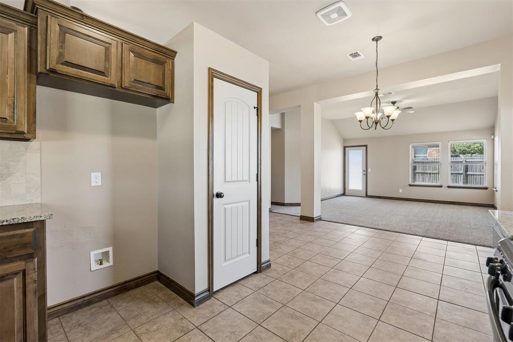 18529 Cola Drive Property Photo 8