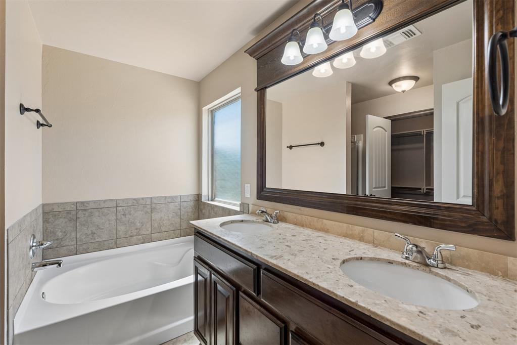 18529 Cola Drive Property Photo 11