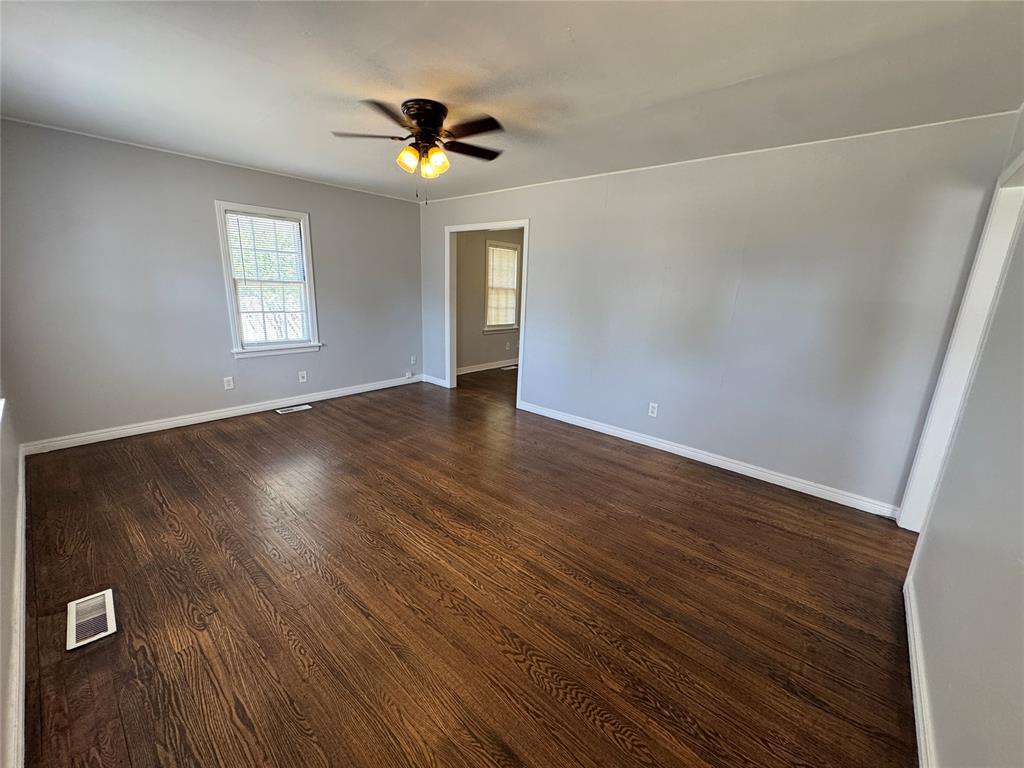 3105 W Park Place Property Photo 2