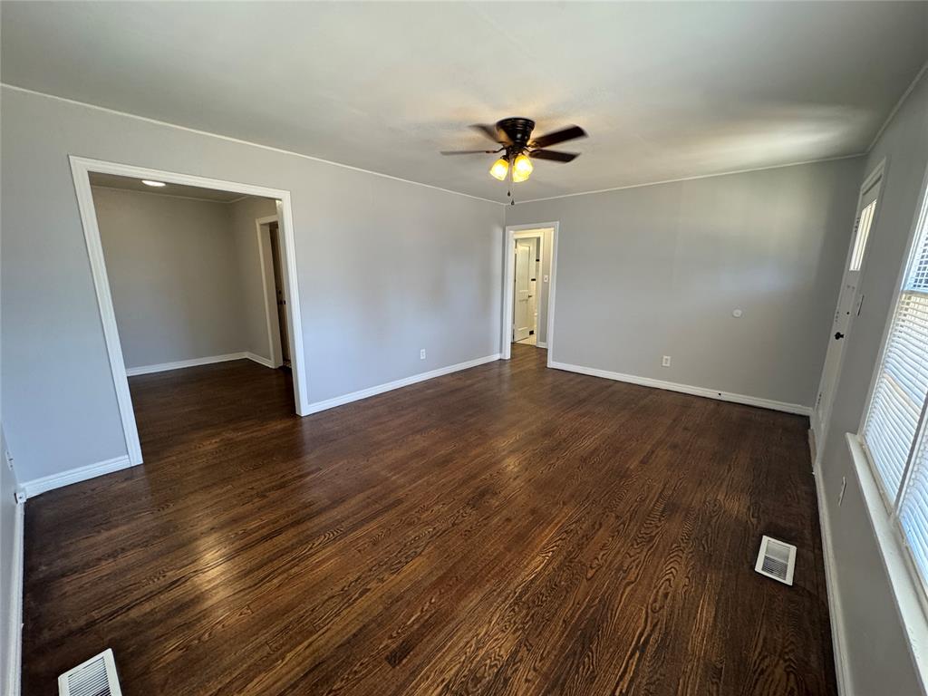 3105 W Park Place Property Photo 3