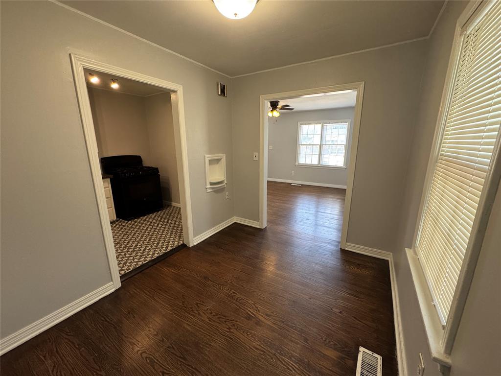 3105 W Park Place Property Photo 5