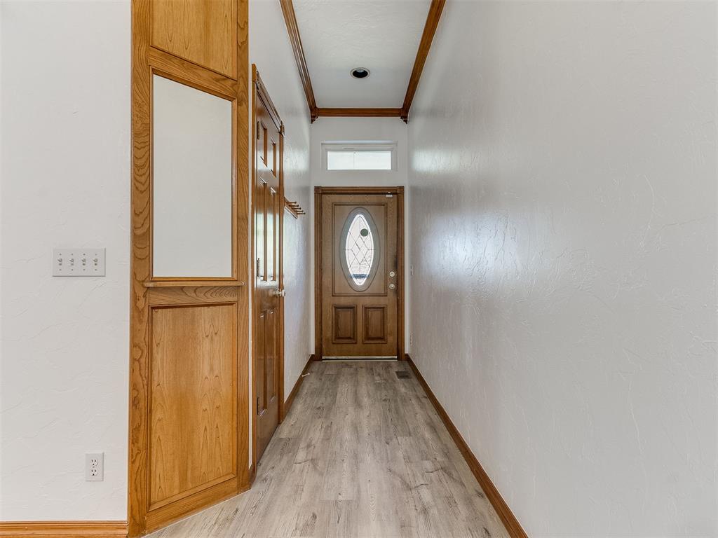 109 S Ramblin Oaks Drive Property Photo 4