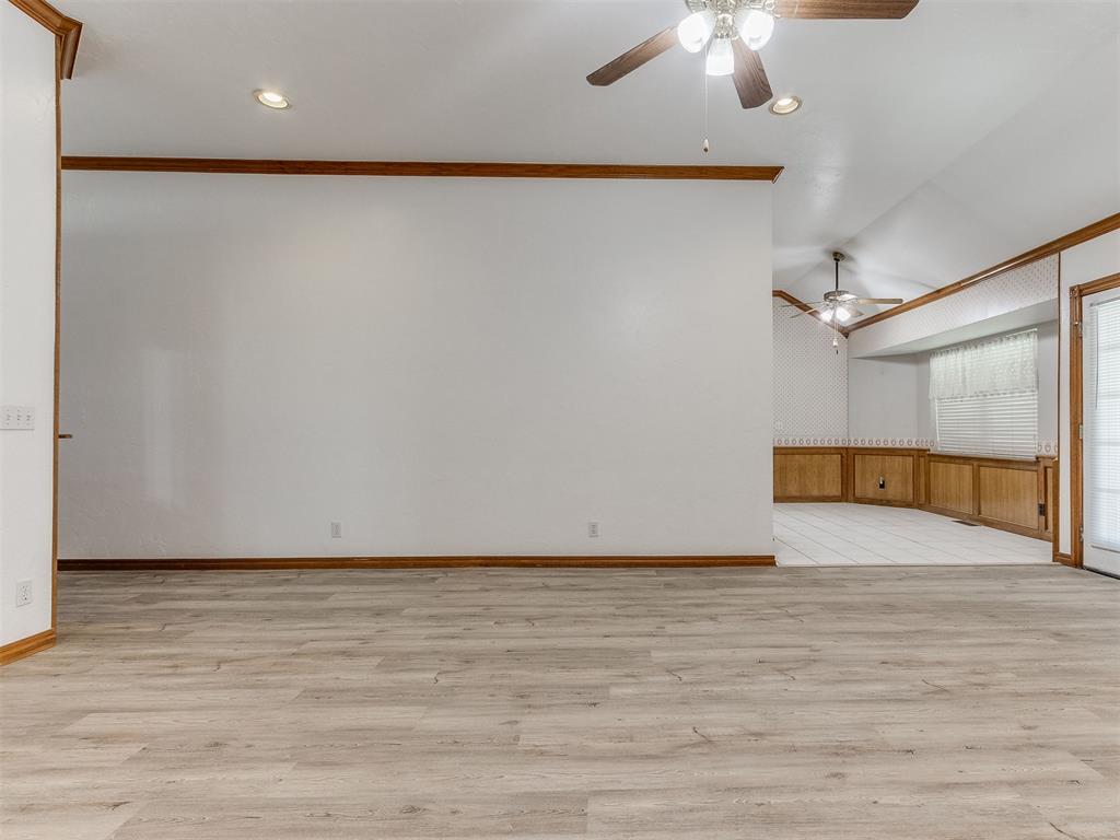 109 S Ramblin Oaks Drive Property Photo 10