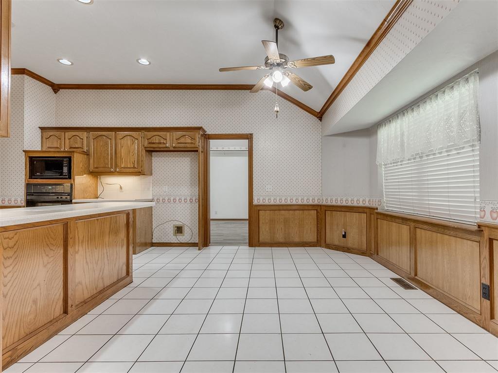 109 S Ramblin Oaks Drive Property Photo 11
