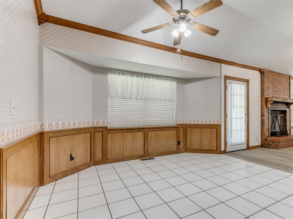 109 S Ramblin Oaks Drive Property Photo 13
