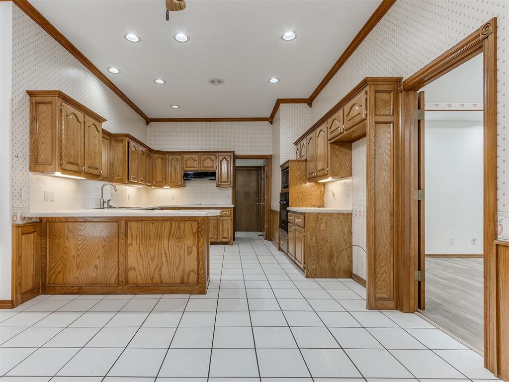 109 S Ramblin Oaks Drive Property Photo 14