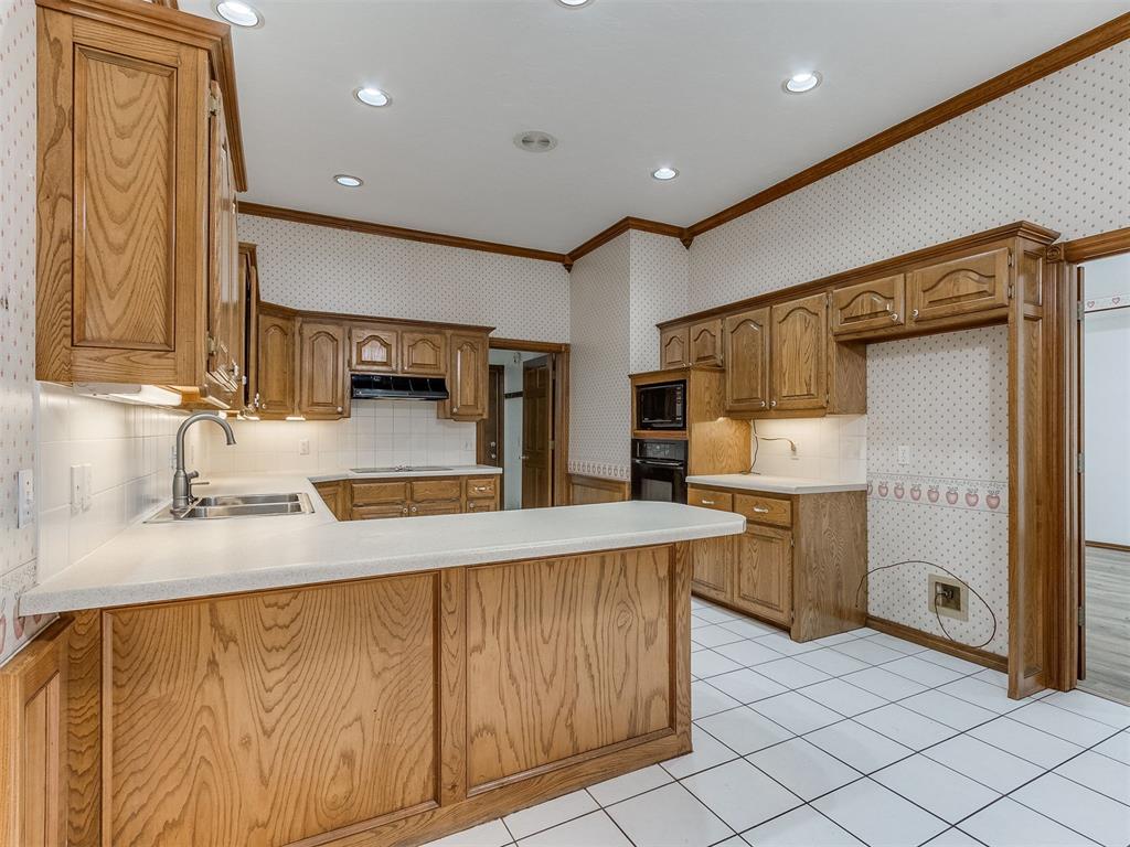109 S Ramblin Oaks Drive Property Photo 15