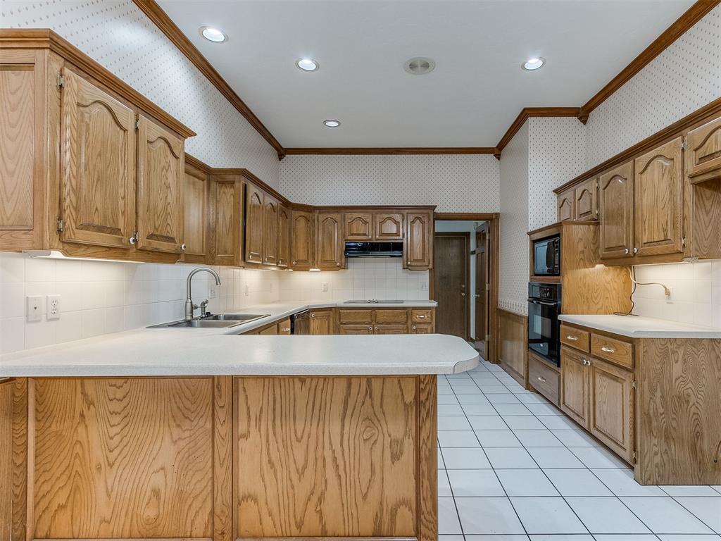 109 S Ramblin Oaks Drive Property Photo 16