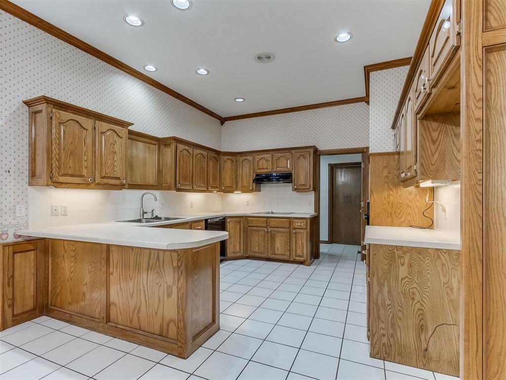 109 S Ramblin Oaks Drive Property Photo 17